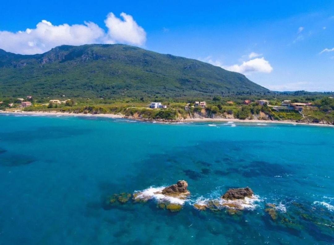 Tetraktys Estate Beachside Υδωρ Ágios Matthaíos Zewnętrze zdjęcie