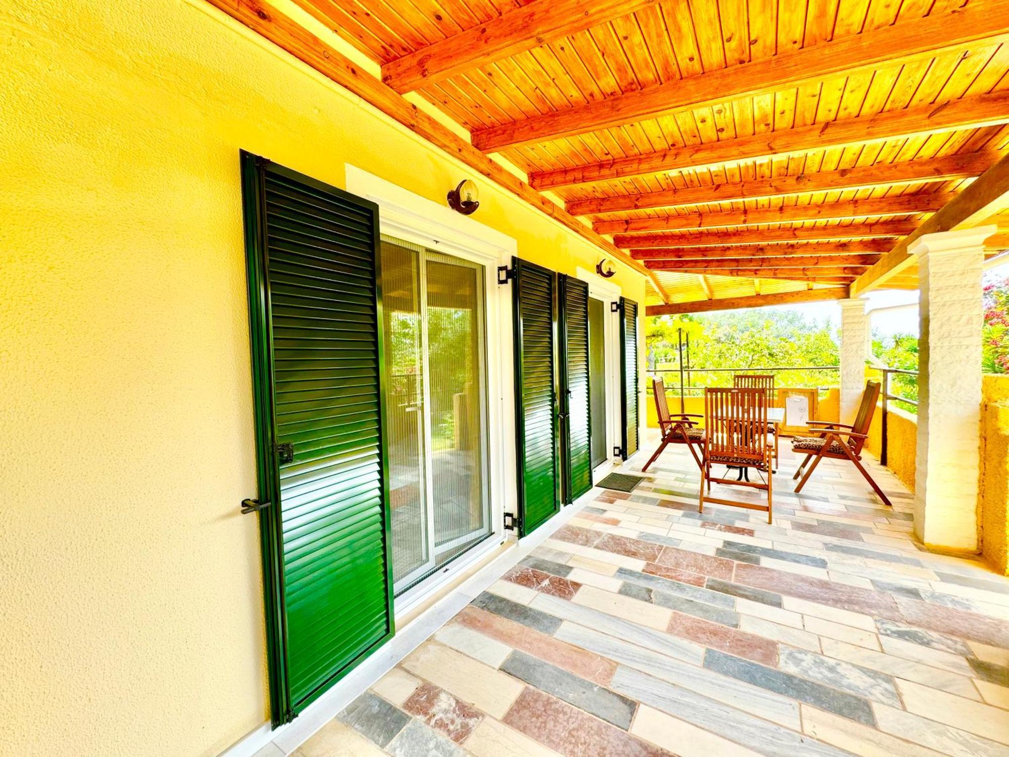 Tetraktys Estate Beachside Υδωρ Ágios Matthaíos Zewnętrze zdjęcie