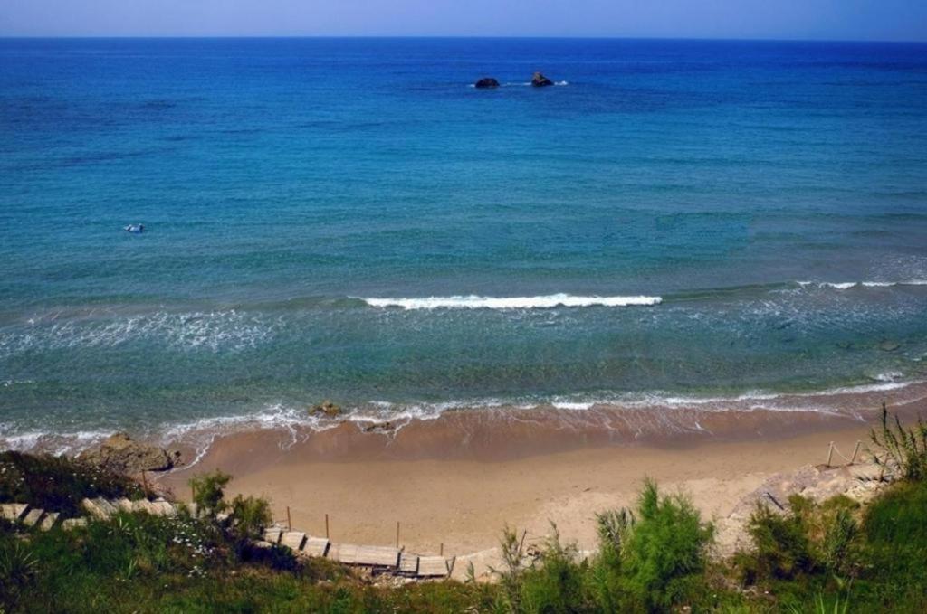 Tetraktys Estate Beachside Υδωρ Ágios Matthaíos Zewnętrze zdjęcie