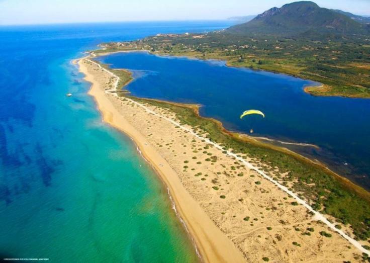 Tetraktys Estate Beachside Υδωρ Ágios Matthaíos Zewnętrze zdjęcie
